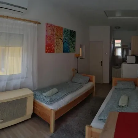 Napfeny Apartmanhaz Balatonberény