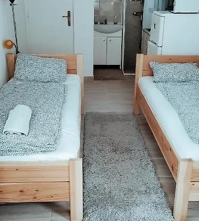 Aparthotel Napfeny Apartmanhaz *