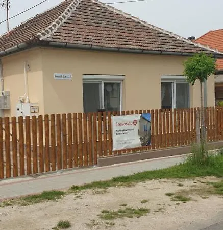 Napfeny Apartmanhaz Balatonbereny