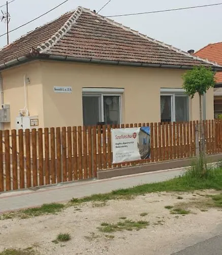 Napfeny Apartmanhaz Balatonberény