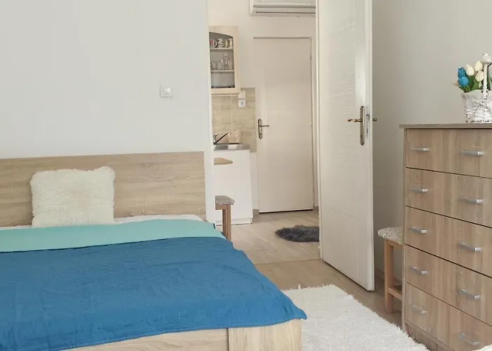 Napfeny Apartmanhaz Balatonberény
